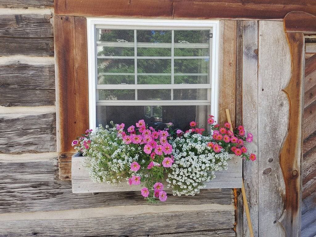 1866 Pre-Confederation Log cabin at Gerber's 1