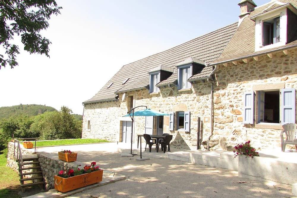 Country home 1