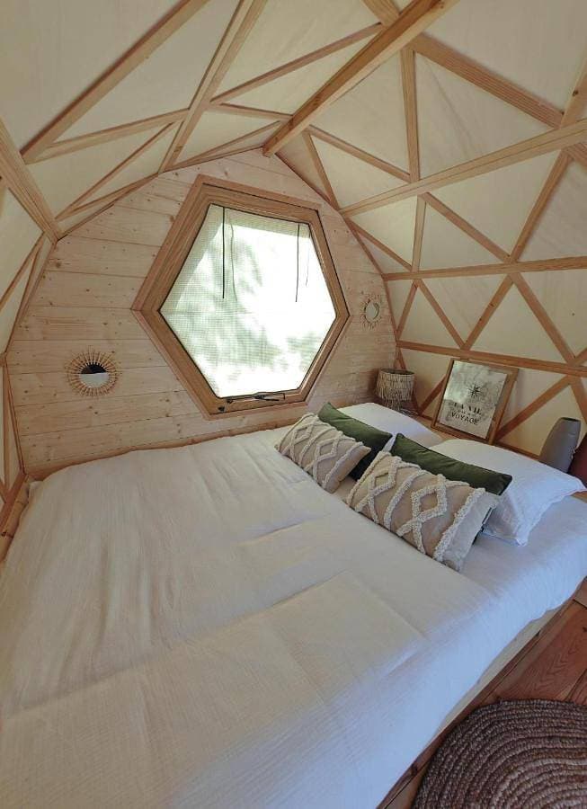 Foto 3 von 9: Tent