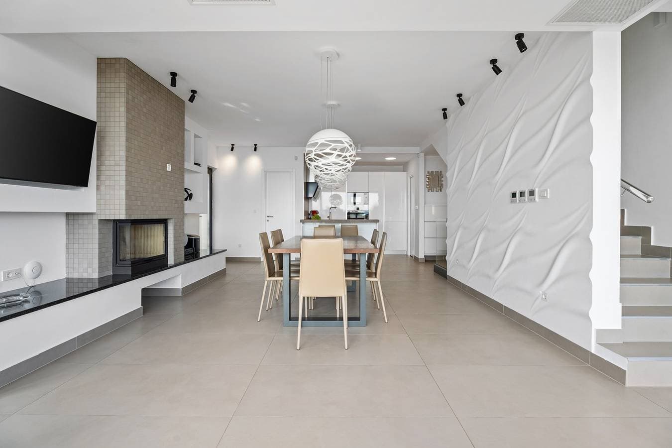 Foto 13 von 50: Neu! Luxus, direkt am Meer Villa Ivan mit beheiztem Pool nur 100 m vom Strand
