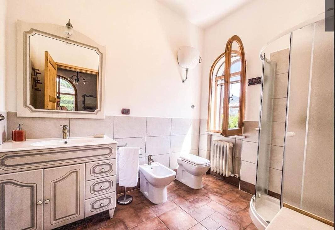Foto 4 von 5: Triple Room with Private Bathroom