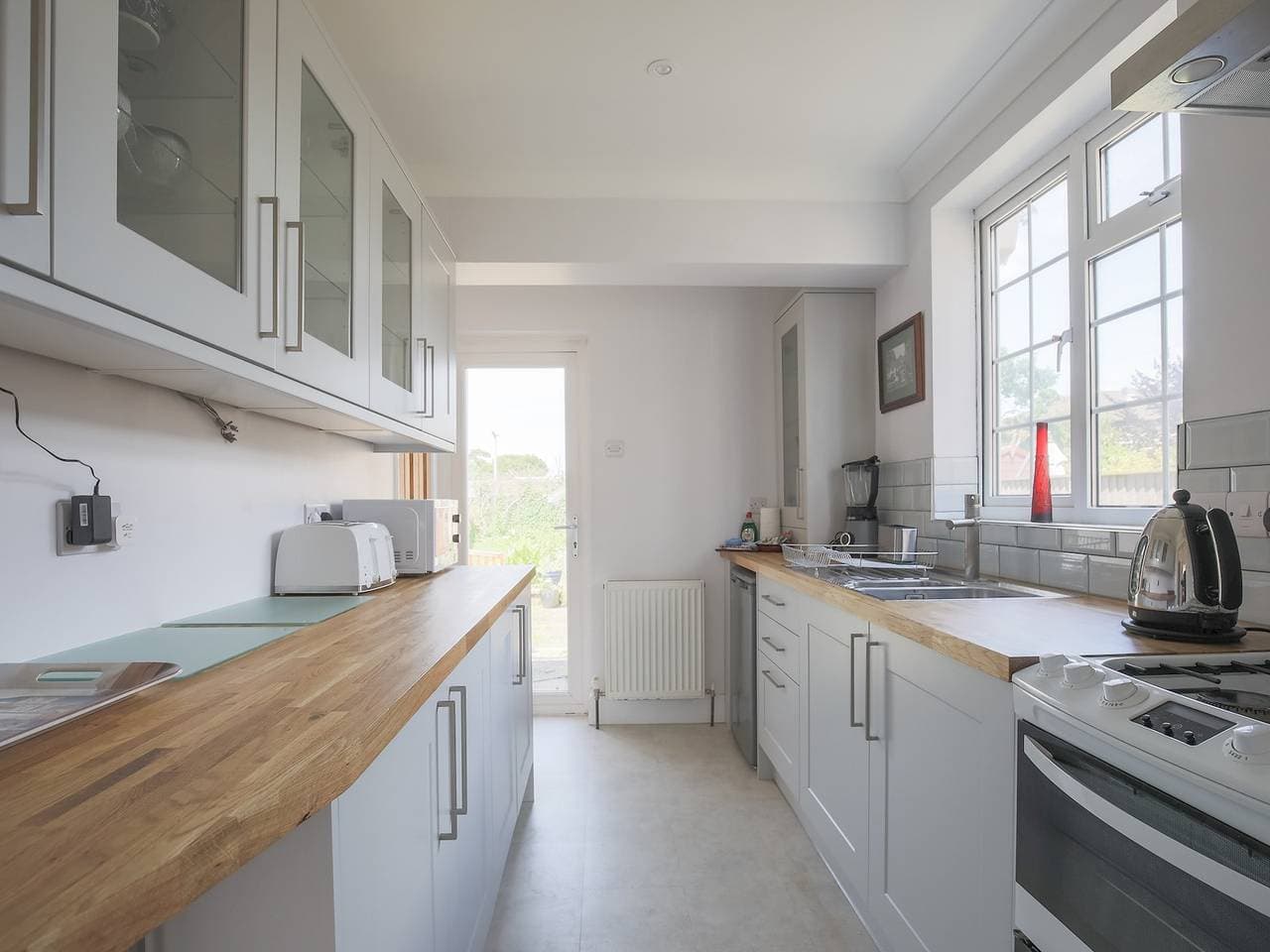 Foto 10 von 30: Charming Family Home in Windsor - Parking & Garden - Pass the Keys