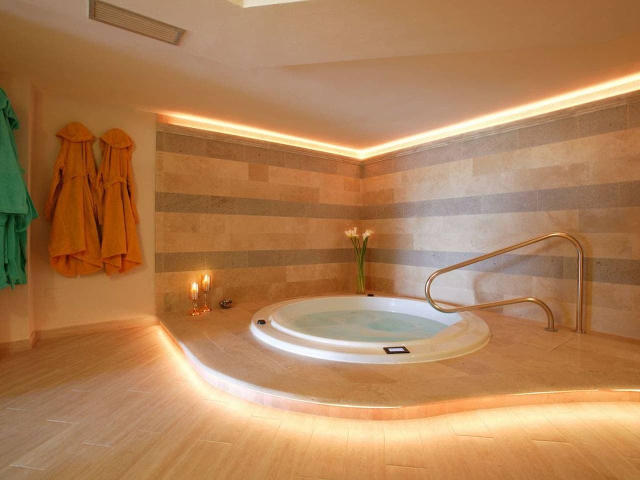 Foto 5 von 67: Villa mit Infinity-Pool