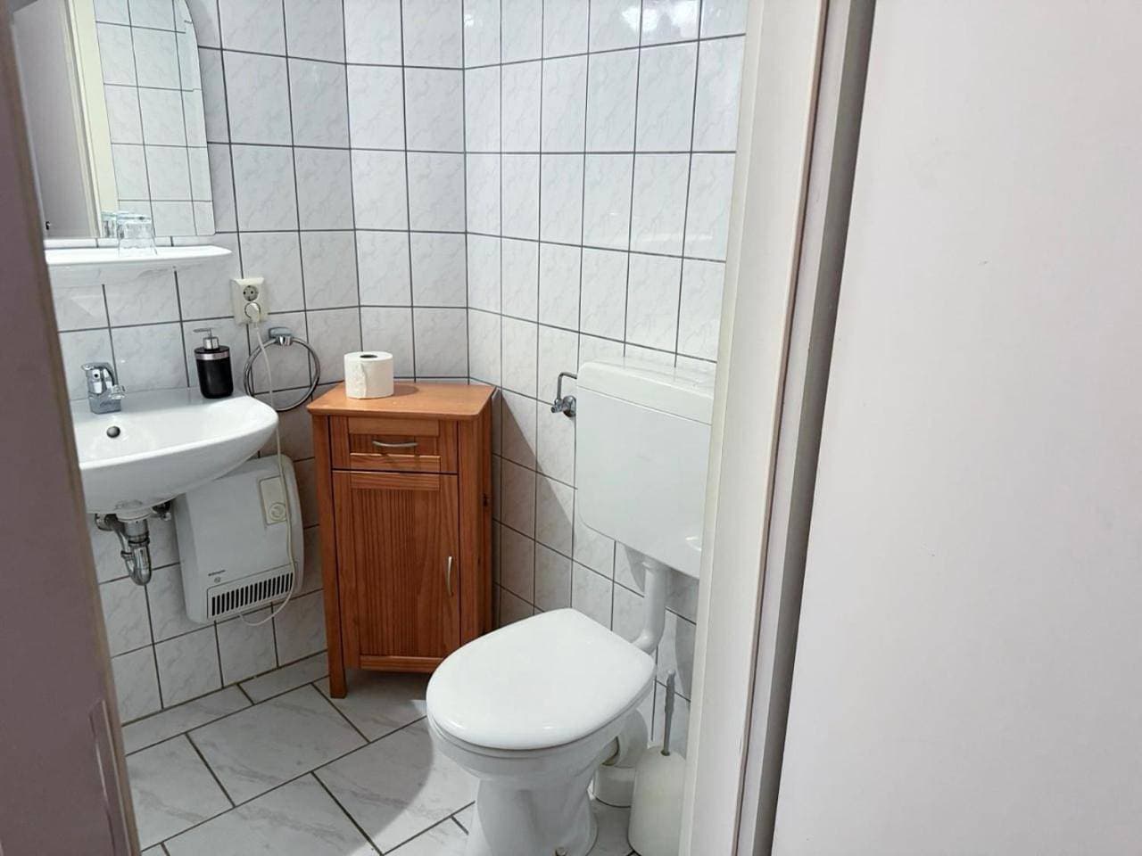 Foto 6 von 11: Double Room with Private Bathroom