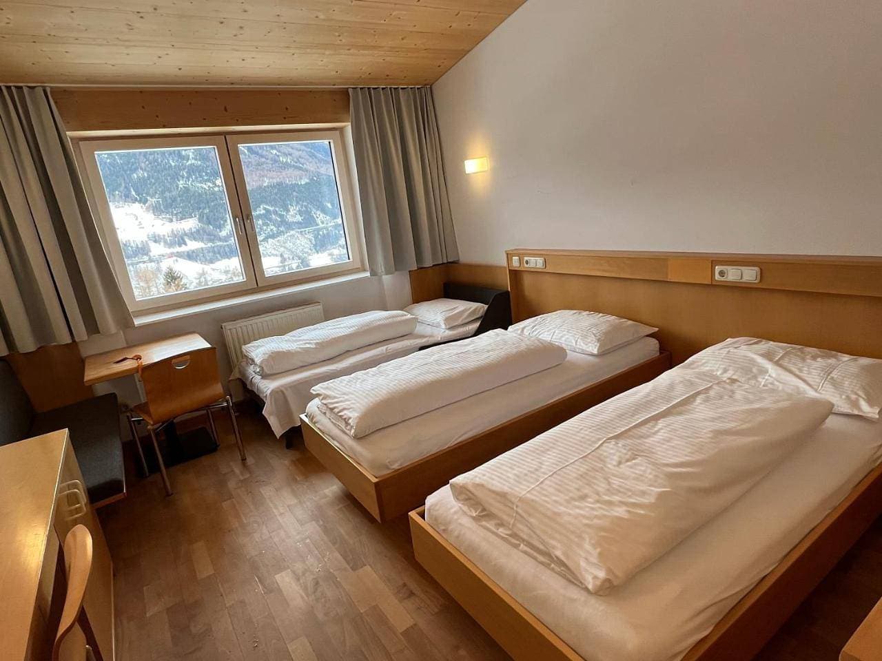 Foto 7 von 10: Twin Room with Extra Bed