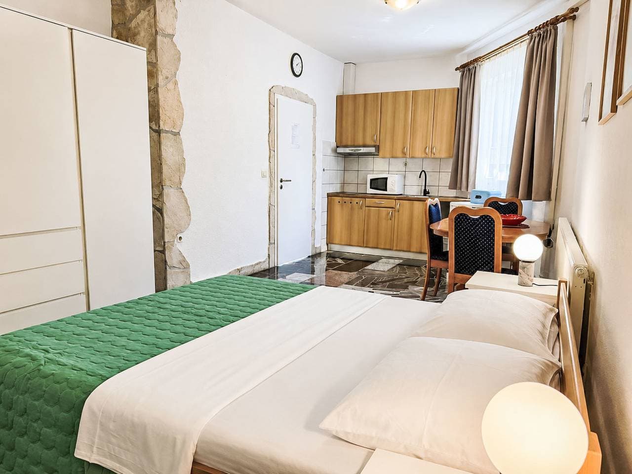 Foto 3 von 22: Ein Apartment im Ferienhaus Zweirosen