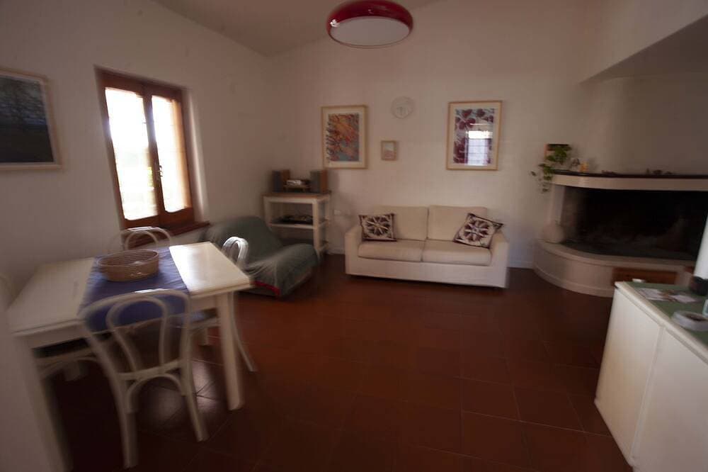 Foto 10 von 30: Villa Paolina: private pool, large shady patio, front garden.