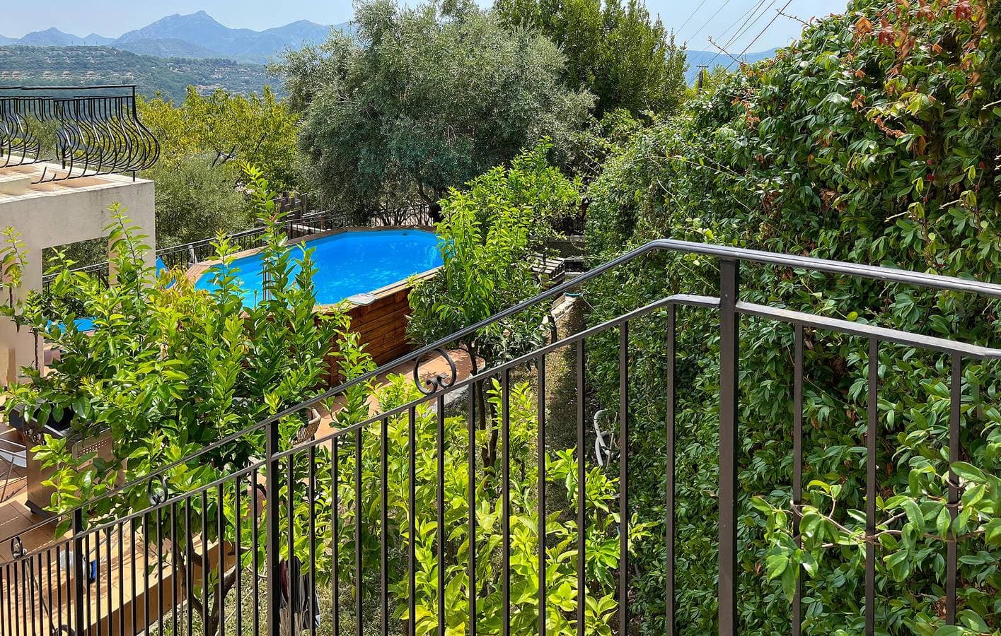 Foto 12 von 22: Reizende Ferienwohnung mit Pool, Terrasse und Sehenswürdigkeiten in der Nähe in Châteauneuf
