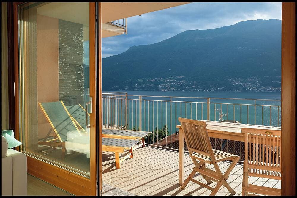 Fantastische Wohnung mit herrlichem Panoramablick auf den Comer See 1