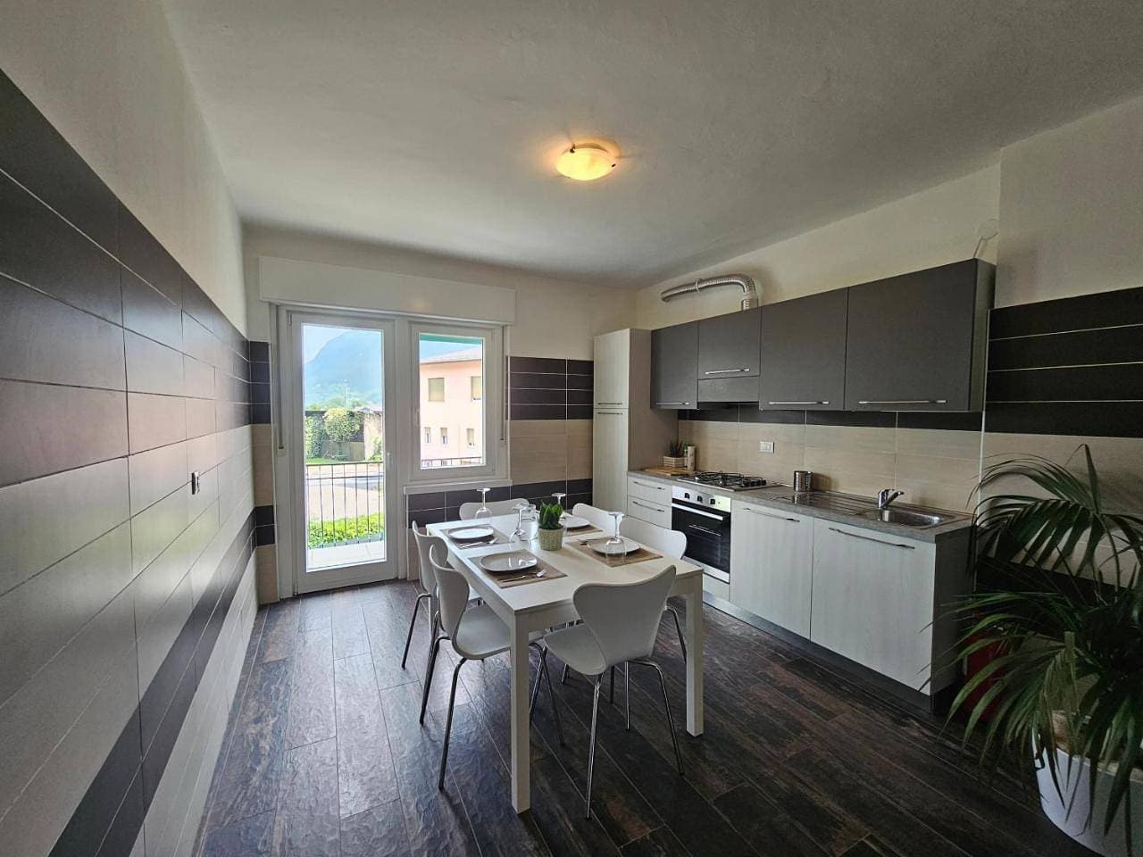 Foto 7 von 12: Two-Bedroom Apartment