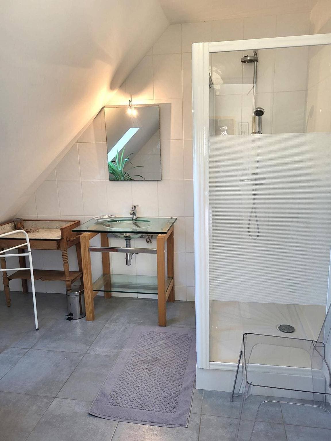 Foto 11 von 28: Ferienhaus „Les 3 Mésanges“ mit privater Terrasse, Garten und WLAN