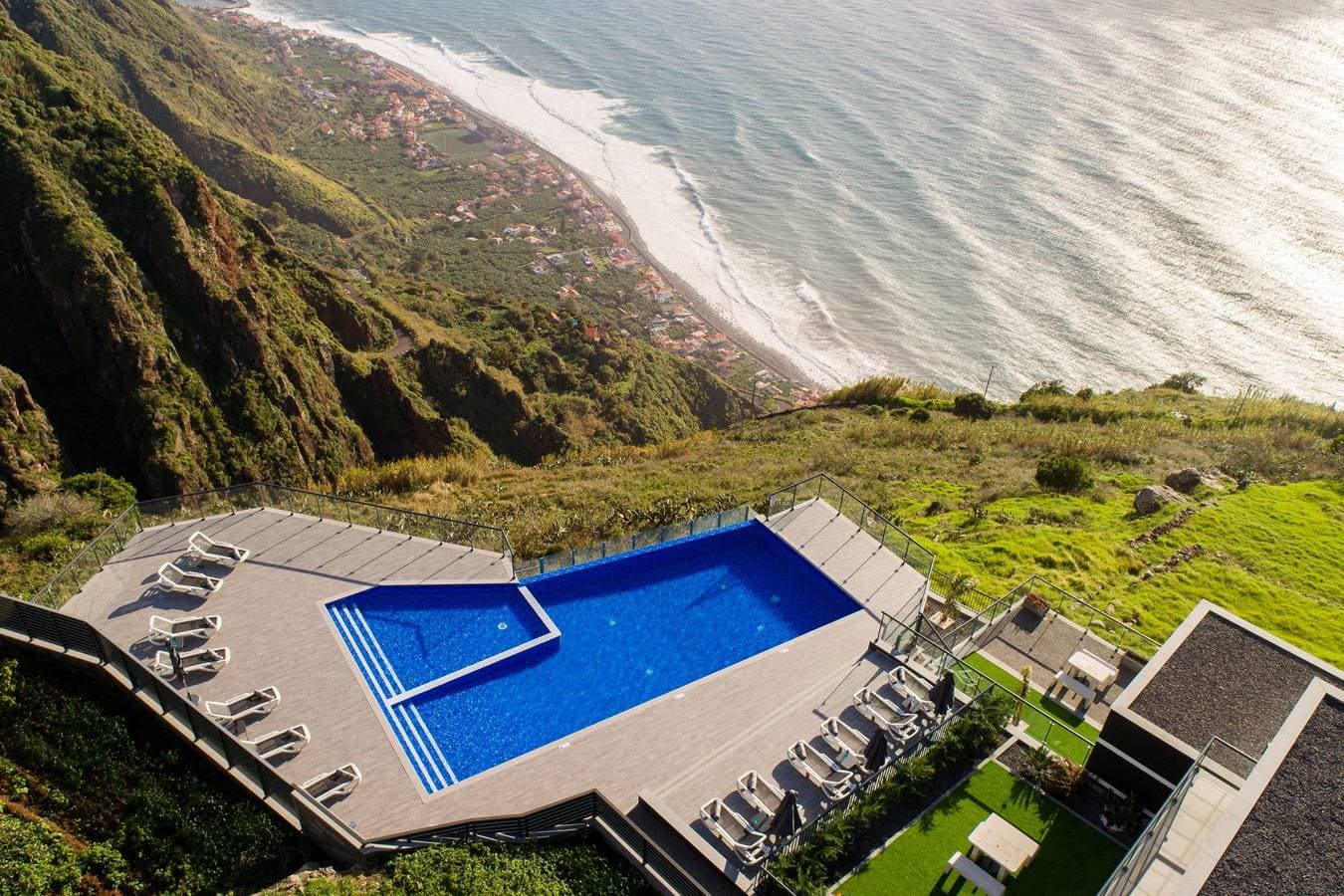Modern villa, shared infinity pool | SunsetCliff 4 1