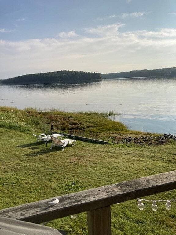 Foto 13 von 32: Waterfront, Updated Oceanfront Gem for 2, near Bowdoin College, Harpswell, and much more!