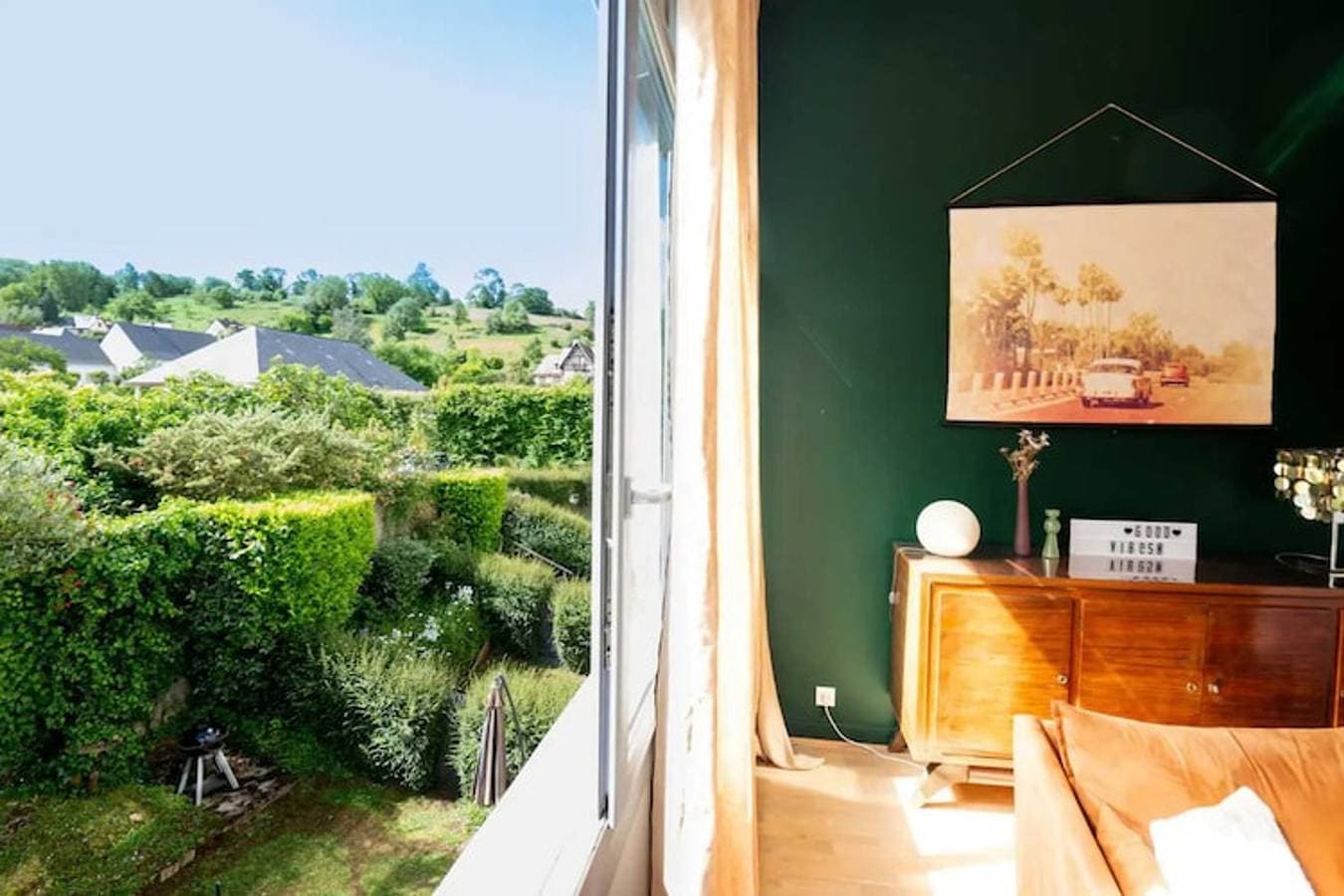 Foto 5 von 20: Elegant Triplex with Private Parking-2Br/4P-Honfleur