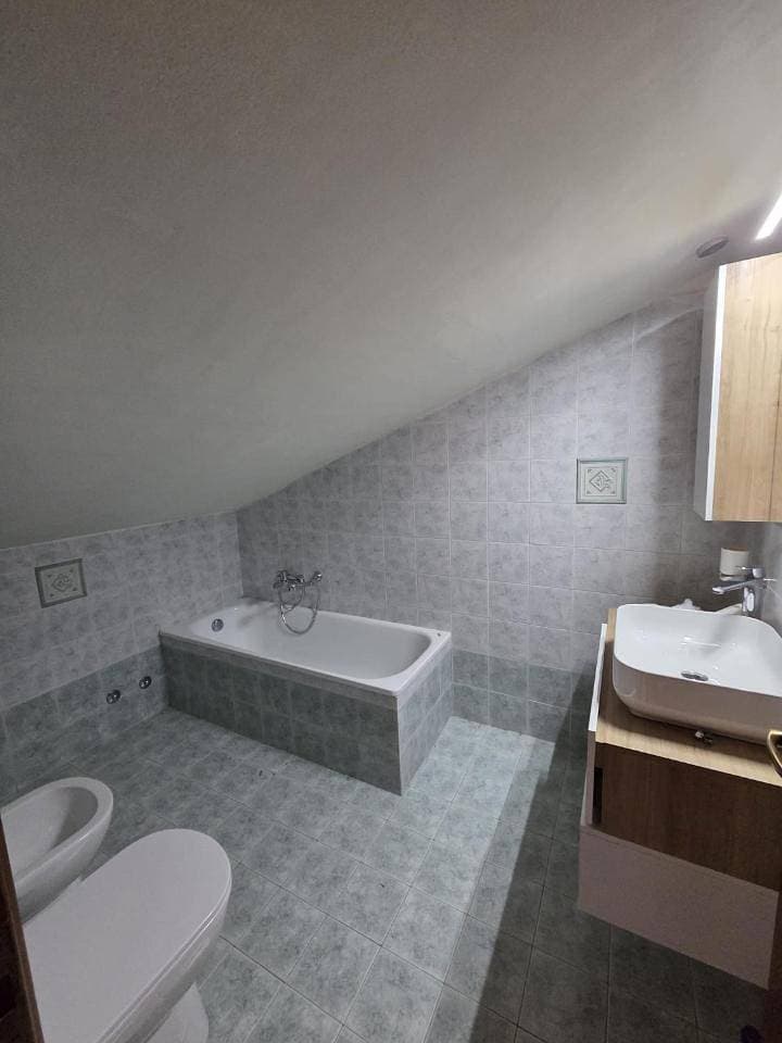 Foto 13 von 19: Two-Bedroom Apartment with Terrace