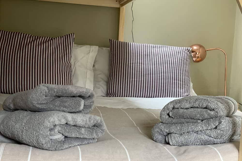 Foto 5 von 28: Stylish Whitstable Cottage/ Beach 2 mins/ Courtyard /free parking/dog friendly.