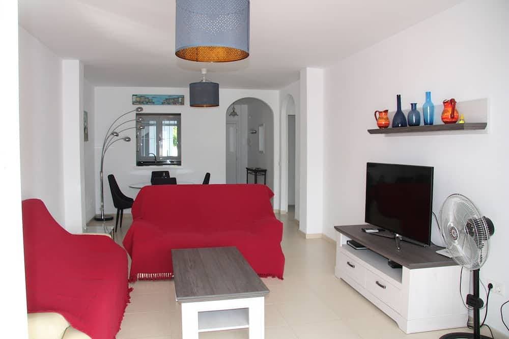 Foto 6 von 13: Beachfront Oasis Del Mar I – Ground Floor 2 Bed / 2 Bath with Pool