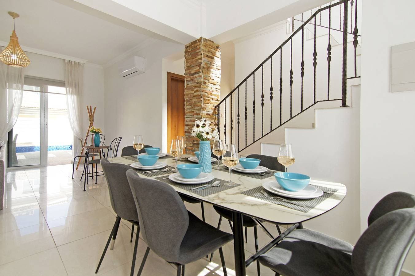 Foto 10 von 35: Villa für 8 Personen mit Balkon