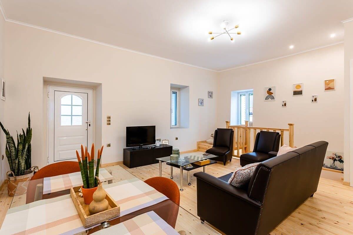 Foto 7 von 56: Valira Cozy Maisonette - Relaxing Vibes Getaway