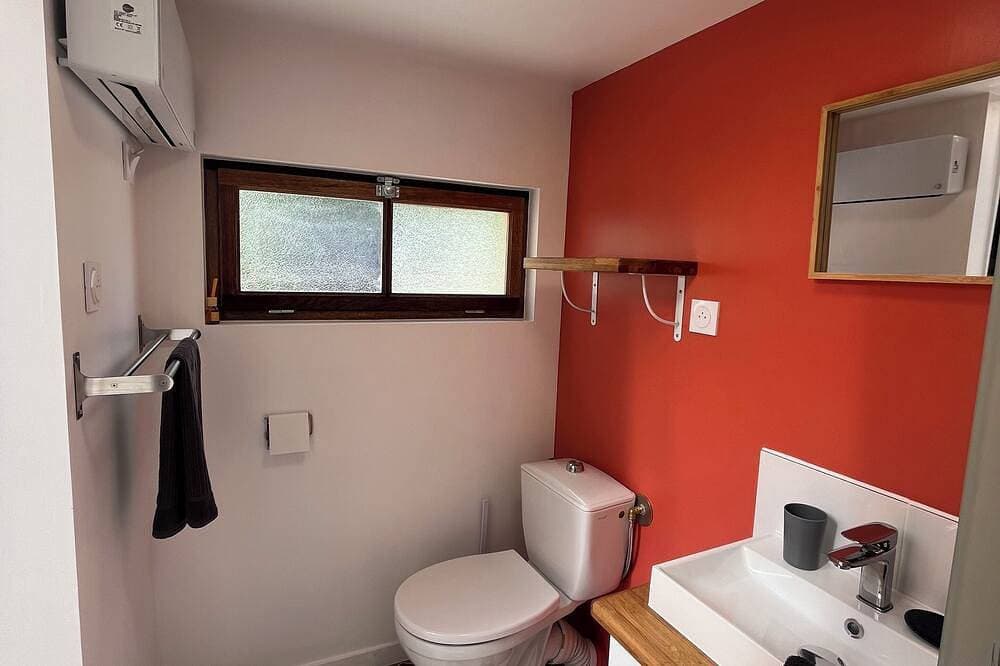 Foto 5 von 10: Bed and breakfast in Cotentin near shops, beaches and greenway.