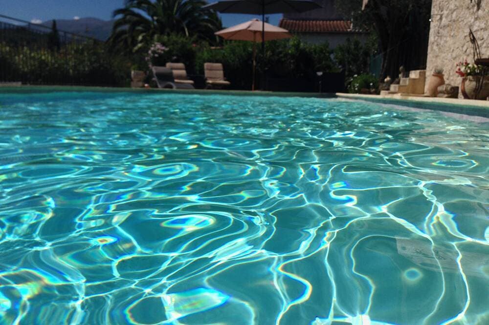 Haus mit großer Terrasse und privatem Pool zwischen Meer und Bergen 1