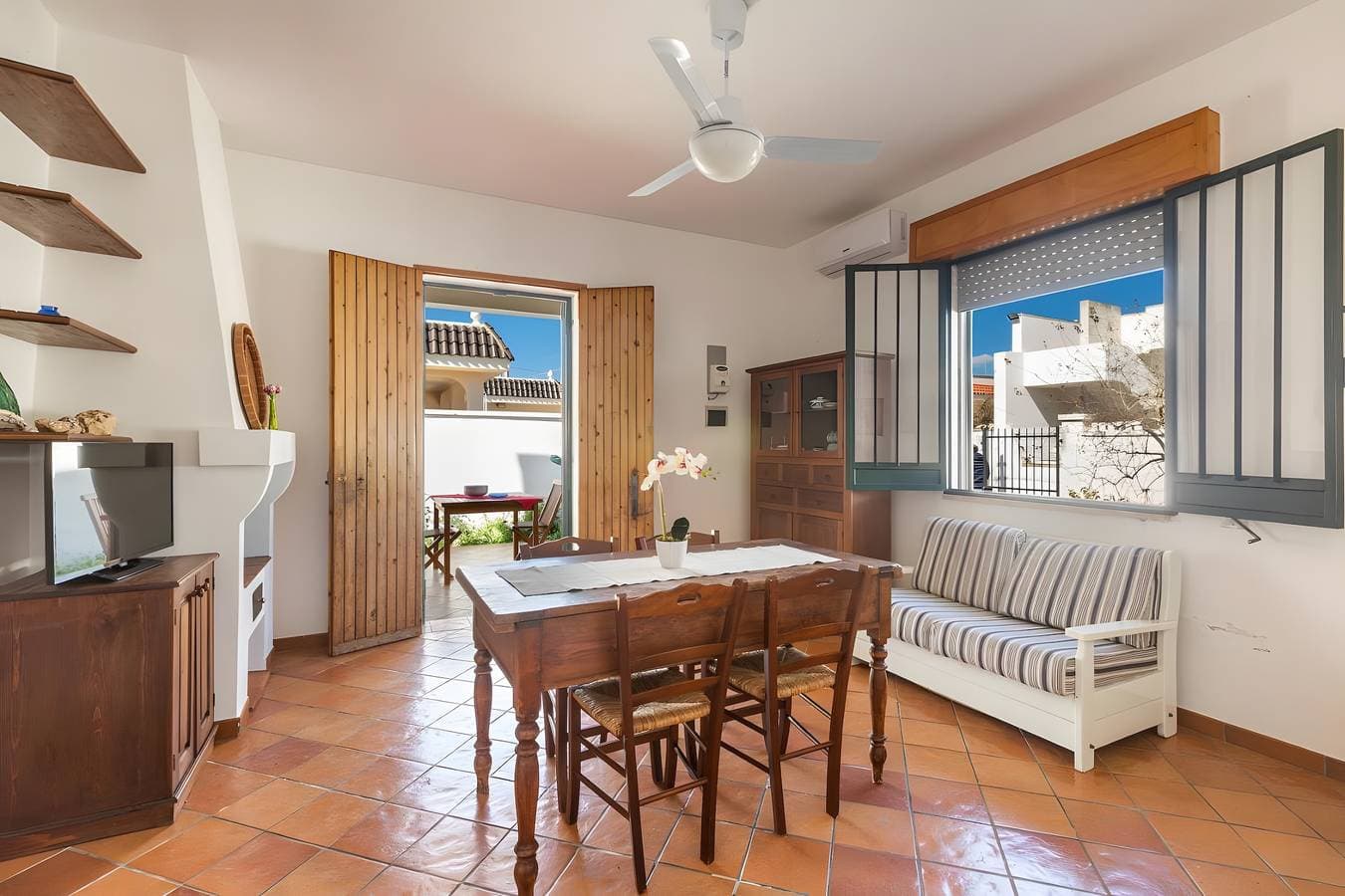 Foto 5 von 40: Villa 'Simona- Torre Lapillo' mit privatem Garten und Klimaanlage
