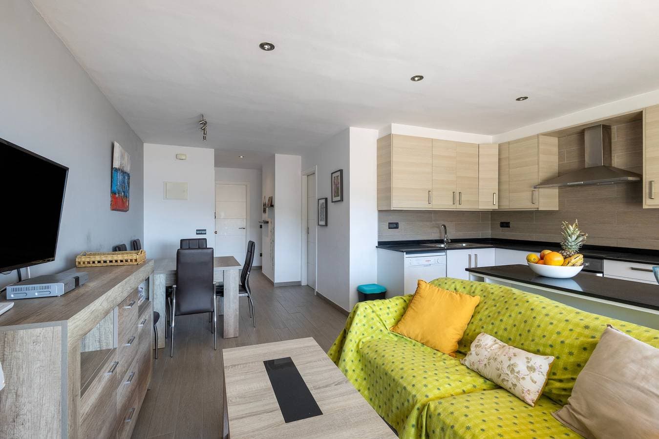 Foto 4 von 24: Apartment 'Medes F35' mit Meerblick, WLAN und Klimaanlage