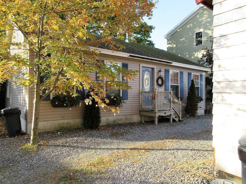 Foto 7 von 35: Rocko's Cottage Eingebettet im Herzen der Innenstadt von Bar Harbor