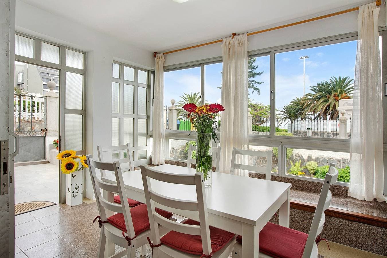 Foto 2 von 21: Ferienwohnung "Soledad Beach Playa de Las Burras" mit Pool