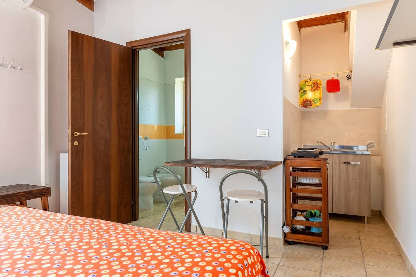 Foto 5 von 27: Studio-Apartment 'Room in Villa Gianfreda' mit Gemeinschaftspool, WLAN und Klimaanlage