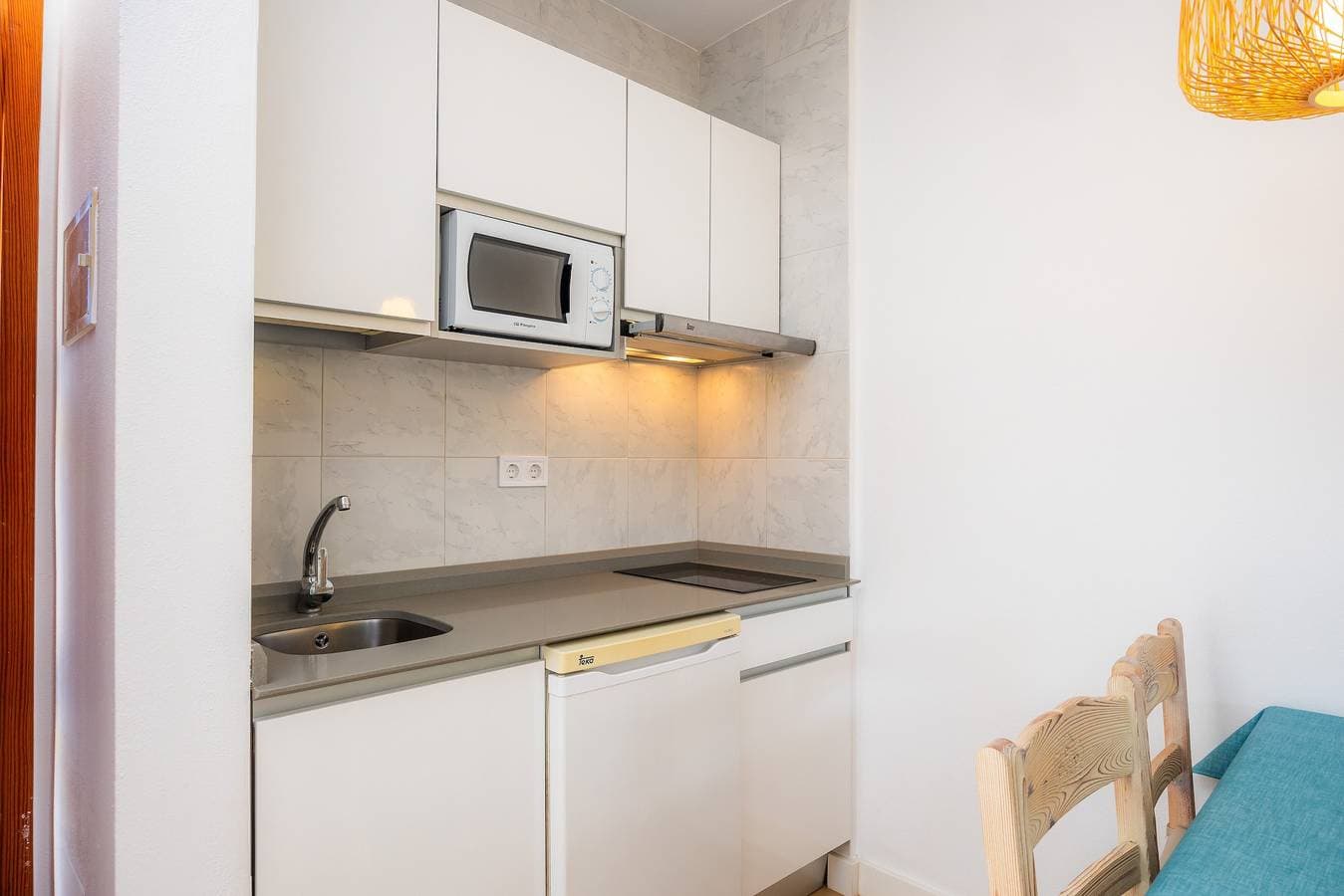 Foto 9 von 41: Strandnahes Apartment mit Zugang zum Pool, einer privaten Terrasse, Klimaanlage und WLAN