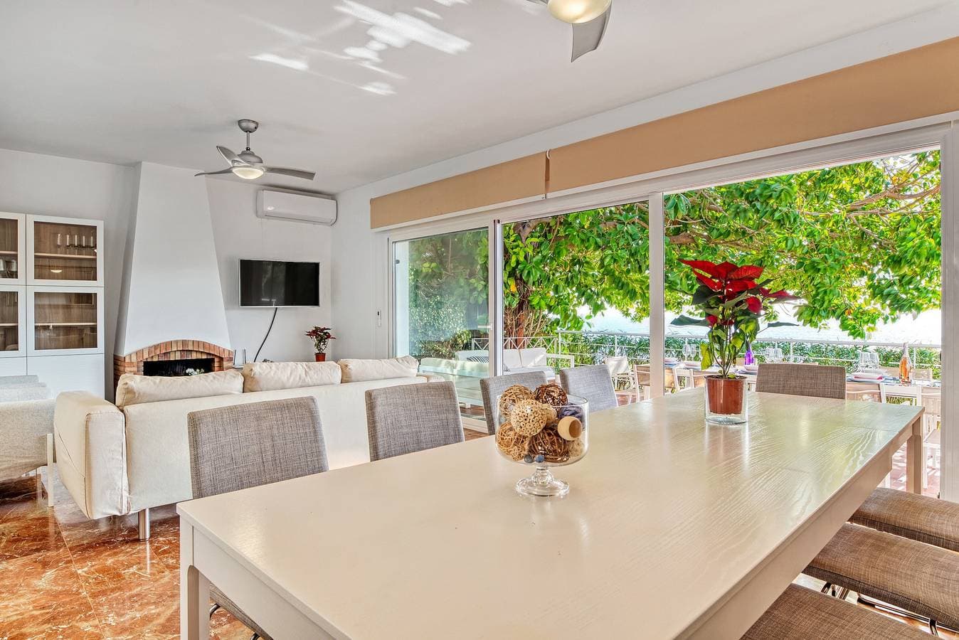 Foto 12 von 40: Family Only Villa "Perla Del Mar" mit Meerblick, privatem Pool und privaten Terrassen
