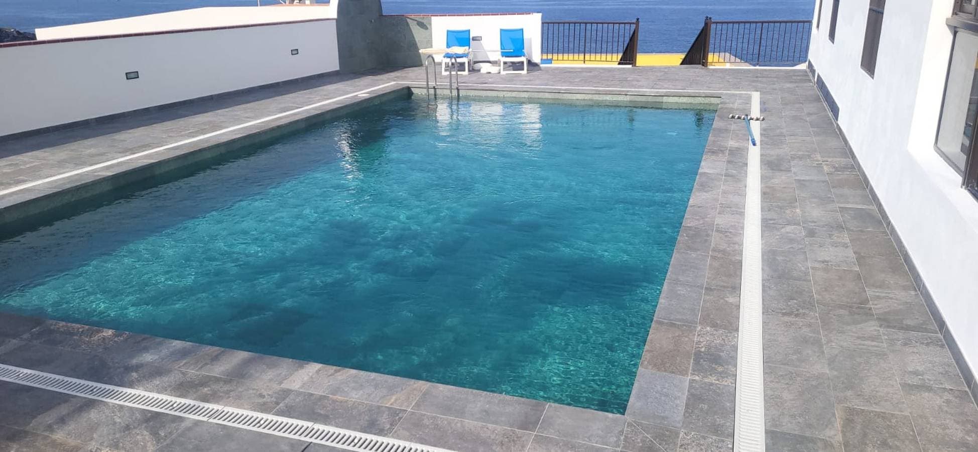 Foto 2 von 26: Ferienhaus 'Vivienda Vacacional Playa La Arena' mit Meerblick, Gemeinschaftspool & WLAN