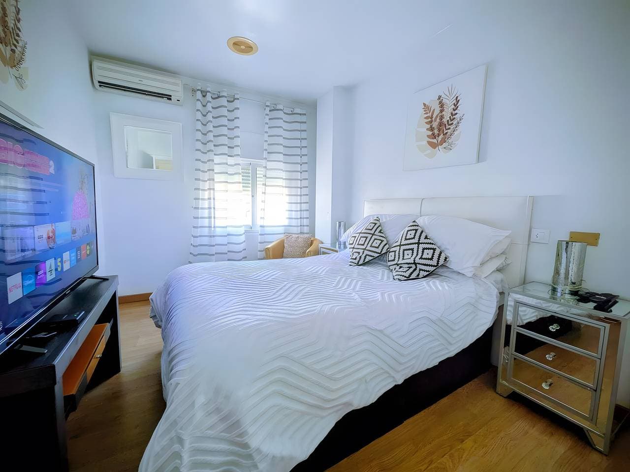 Foto 8 von 45: Ferienwohnung 'Duquesa Beach' mit seitlichem Meerblick, Dachterrasse & kostenlosem Tiefgaragenstellplatz, strandnah