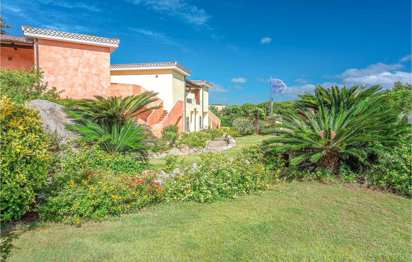 Foto 3 von 17: Gemütliches Strandapartment mit AC, Parkplatz, Küche, Pool und Internet - nur 2,5 km entfernt!