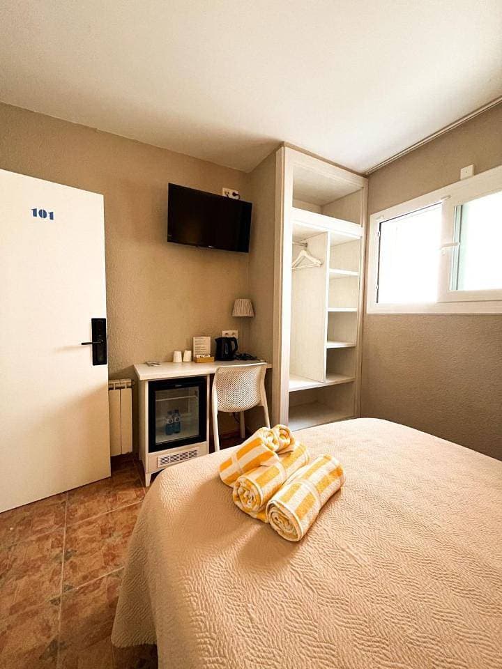 Foto 6 von 17: Double Room with Private Bathroom