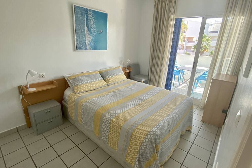 Foto 2 von 30: Schöne moderne 2 Bett, 2 Badezimmer Aircon Apartment in Playa Flamenca