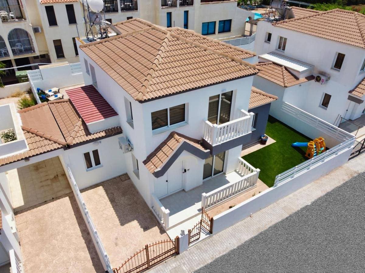 Foto 3 von 5: Villa with Private Pool