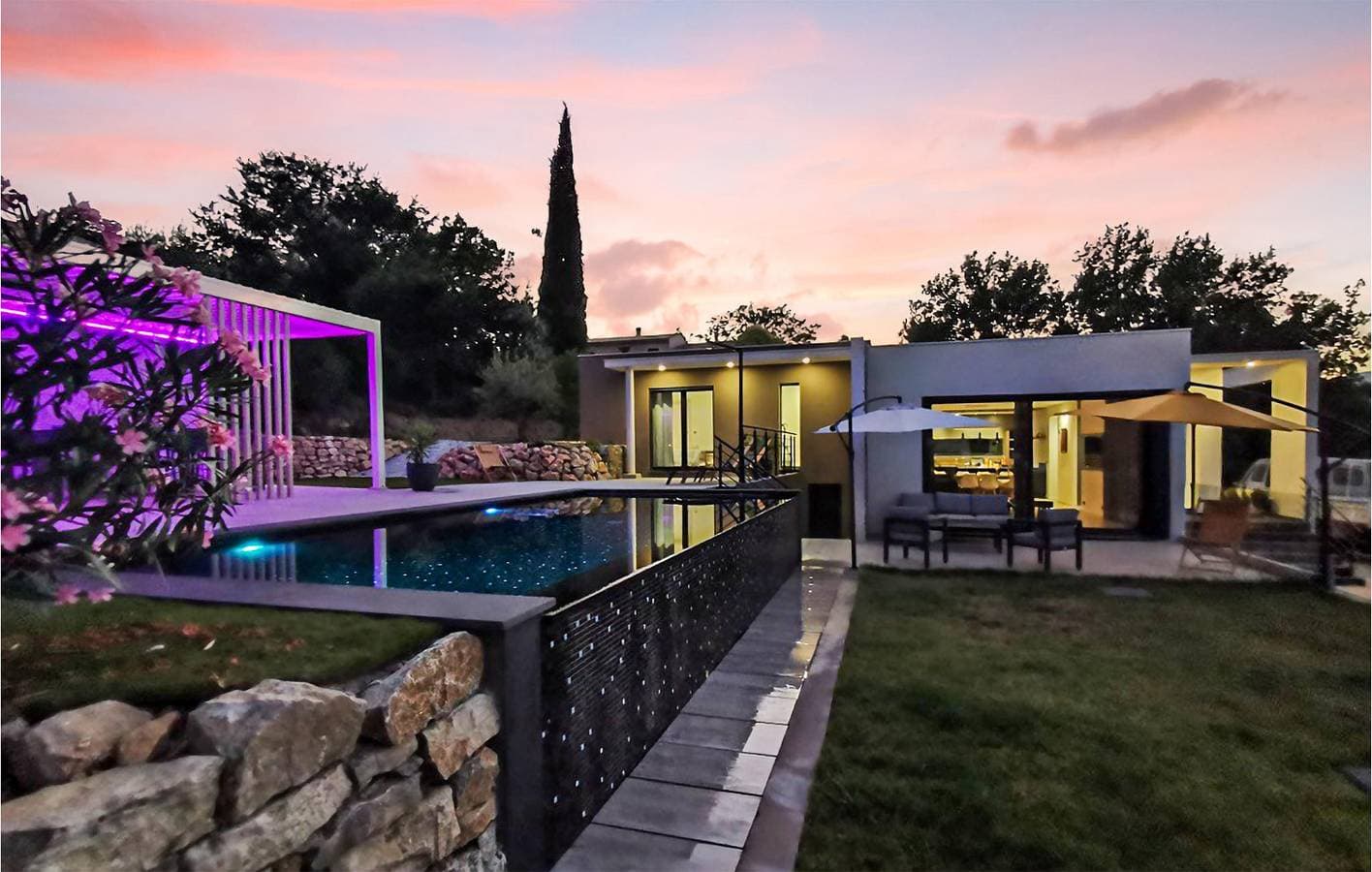 Foto 6 von 44: Luxuriöse 2BR Wohnung mit Pool und Parkplatz - Montauroux