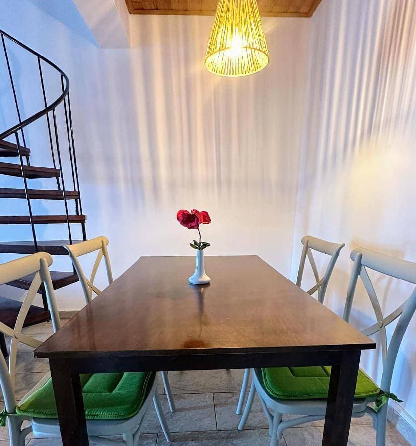 Foto 5 von 13: Two-Bedroom Apartment with Balcony and Terrace