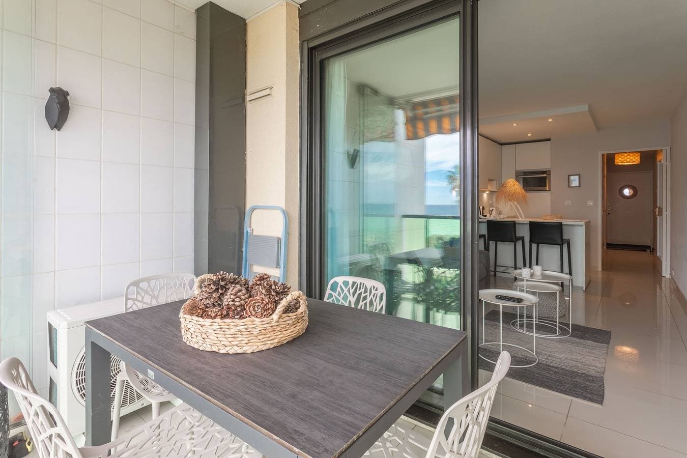 Foto 9 von 27: London Cannes – Gemütliches Apartment mit Meerblick, 10 Min. zum Zentrum