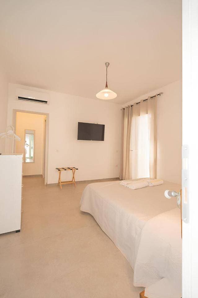 Foto 9 von 33: One-Bedroom Apartment with Terrace