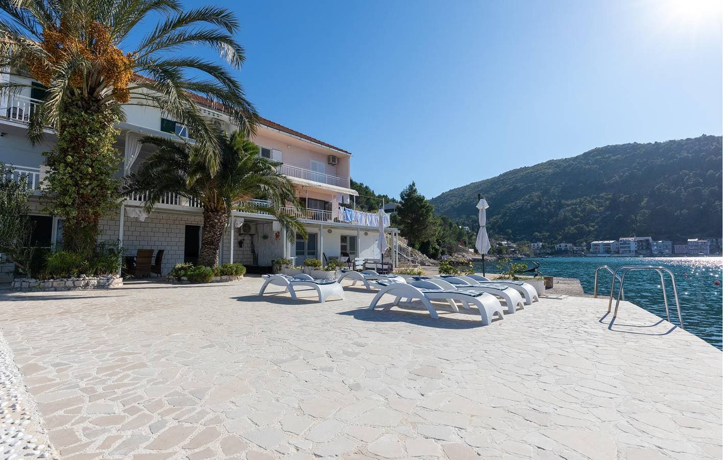 Foto 9 von 38: Gemütliche 300 m zum Strand: Klimatisierte Wohnung mit Terrasse und Parkplatz