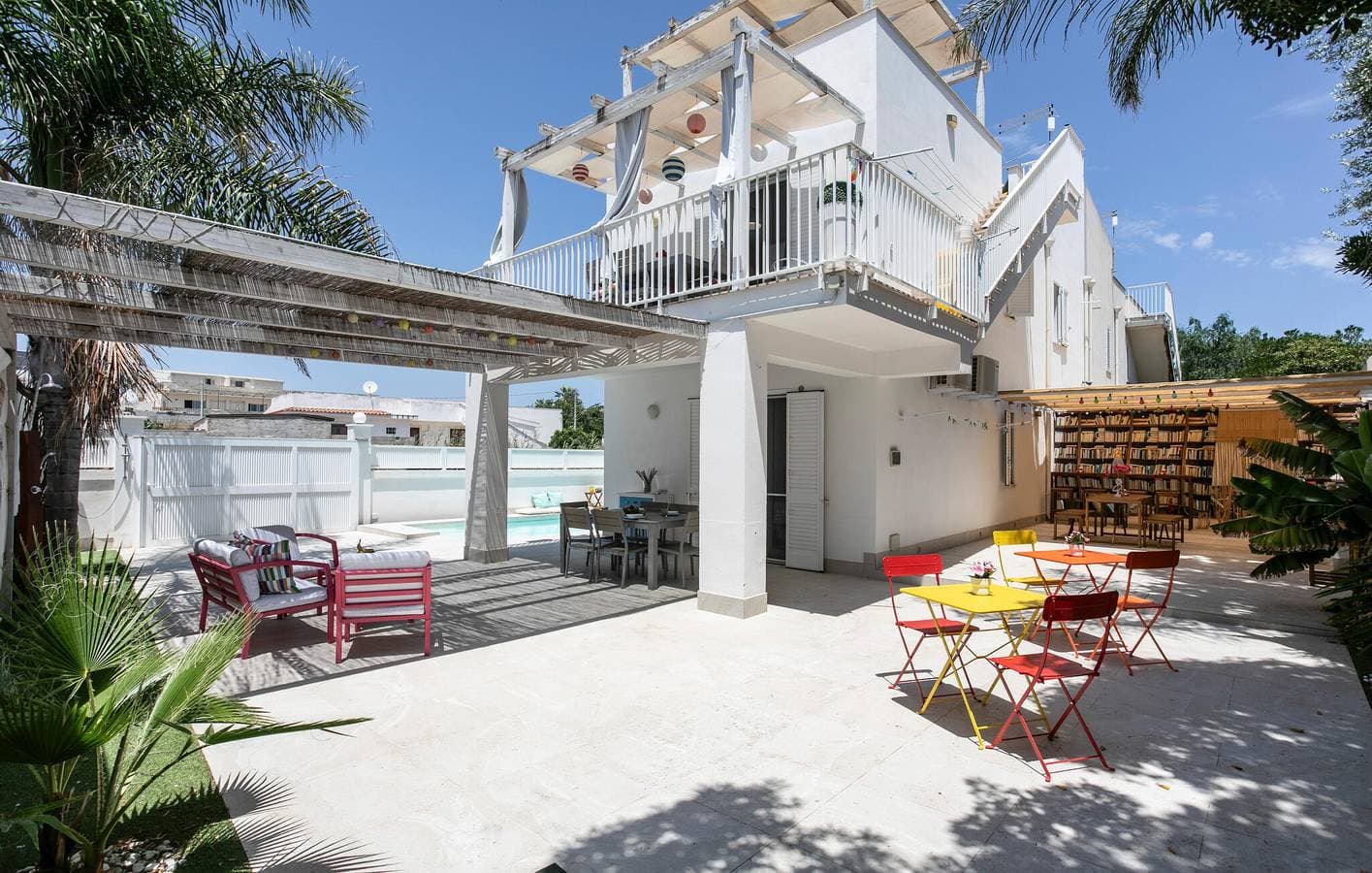 Foto 7 von 48: Paradies am Strand mit Pool und Terrasse