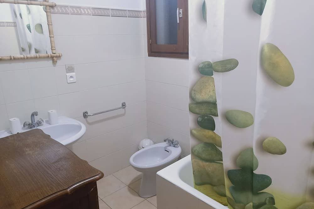 Foto 5 von 29: Ruhige T2 Wohnung auf dem Lavandou Hügel in Strandnähe