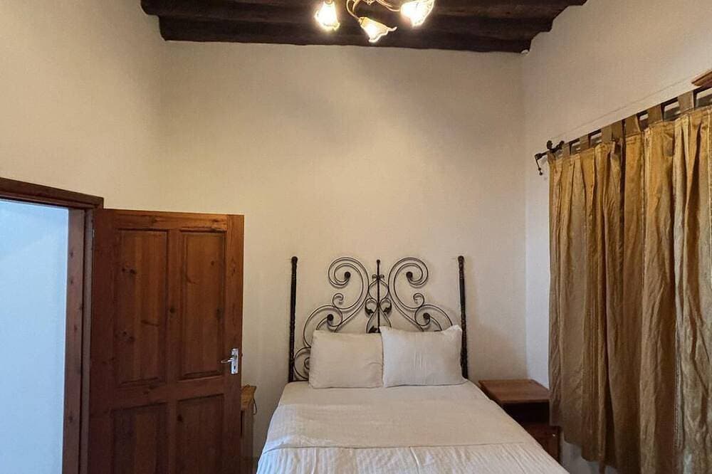 Foto 6 von 22: Charming 2-bedroom house with WiFi, in Harbour Girne