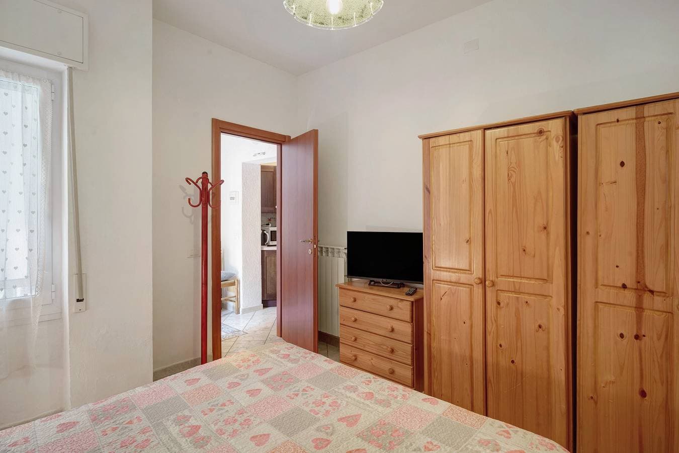 Foto 7 von 22: Apartment 'Casa Dei Garofani – Kostenfreier Parkplatz' mit privatem Garten