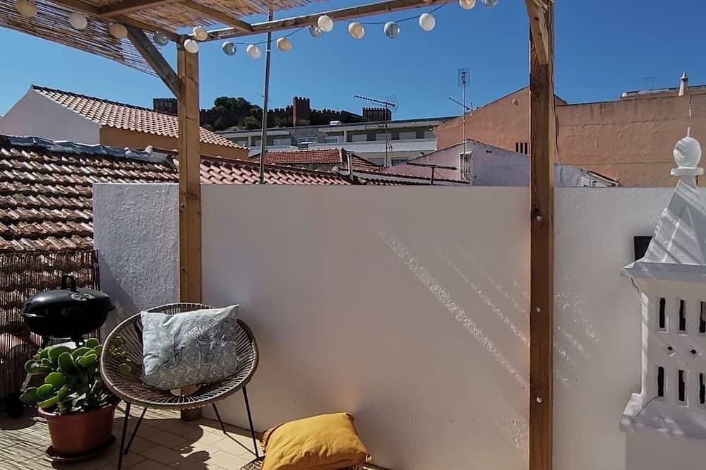 Algarve house, sun, terrace, views and barbecue 1