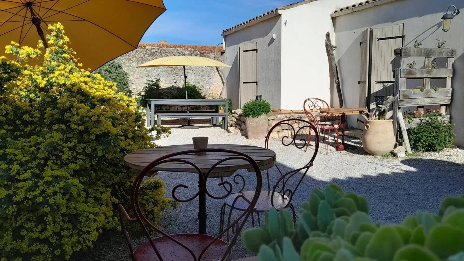 Foto 3 von 34: Bed & Breakfast 'Chambres D'hôtes La Marouette 1' mit Gemeinschaftsterrasse und WLAN