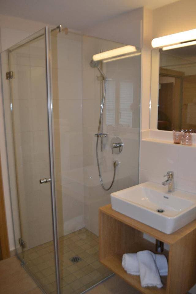 Foto 11 von 12: Double Room